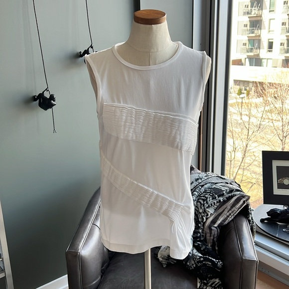New HELMUT LANG Asymmetric Pleated Tank in White Size Large - Picture 2 of 6